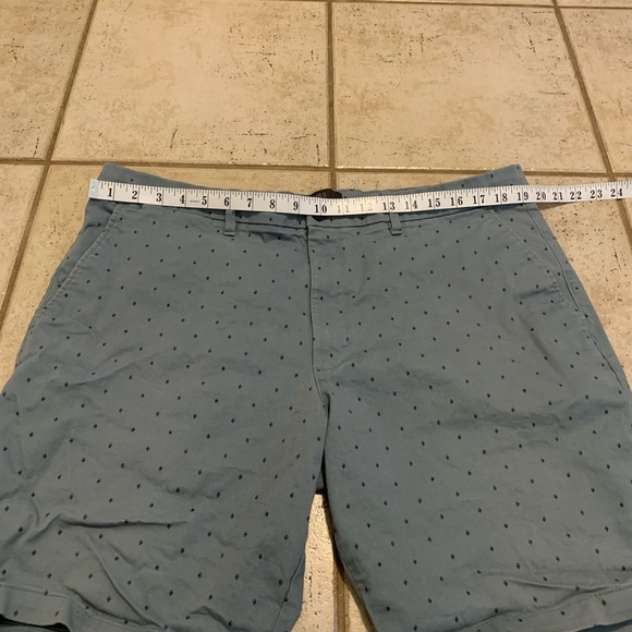 M&S Blue Diamond Print Chino Shorts - Men's Size 40 - Picture 4 of 7